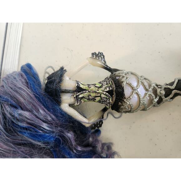 Monster High Freaky Fusion Hybrids Sirena Von Boo - Picture 3 of 4